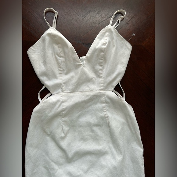 TO BI Elegant White Sleeveless Dress size S/p - Picture 2 of 4